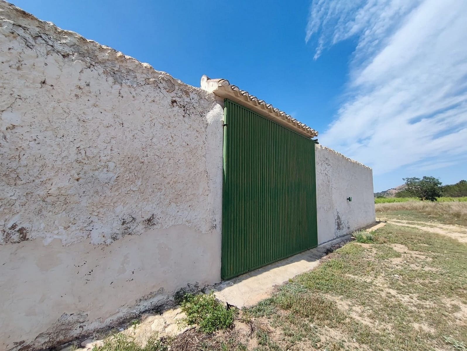 5 bedroom Finca/Country House for sale in Yecla - € 675,000 (Ref: 9475245)