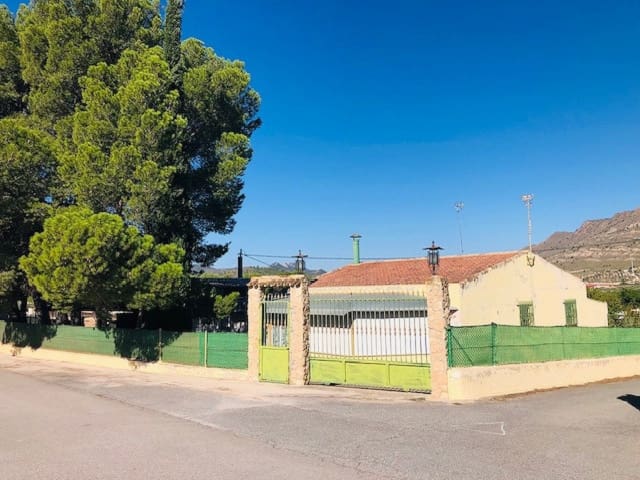 Finca/Casa Rural de 4 habitaciones en Yecla en venta - 151.000 € (Ref: 9475249)