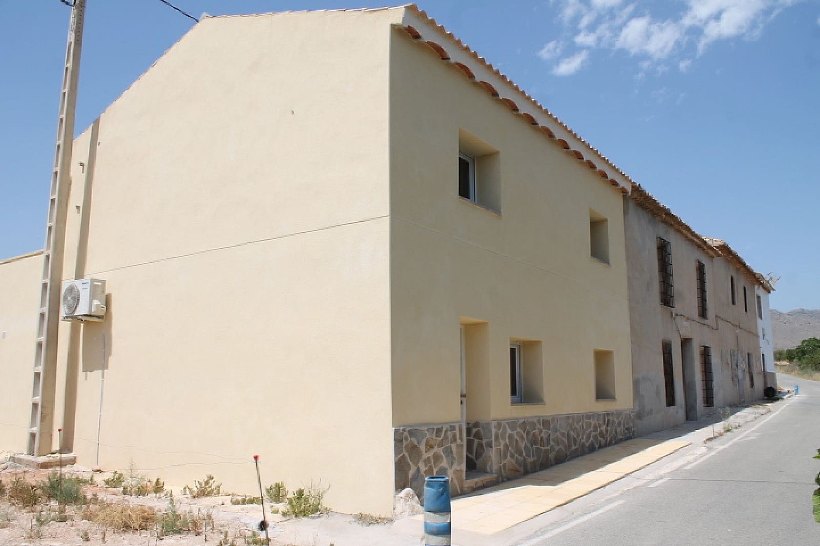 4 bedroom Finca/Country House for sale in Barbarroja - € 199,995 (Ref: 9475250)