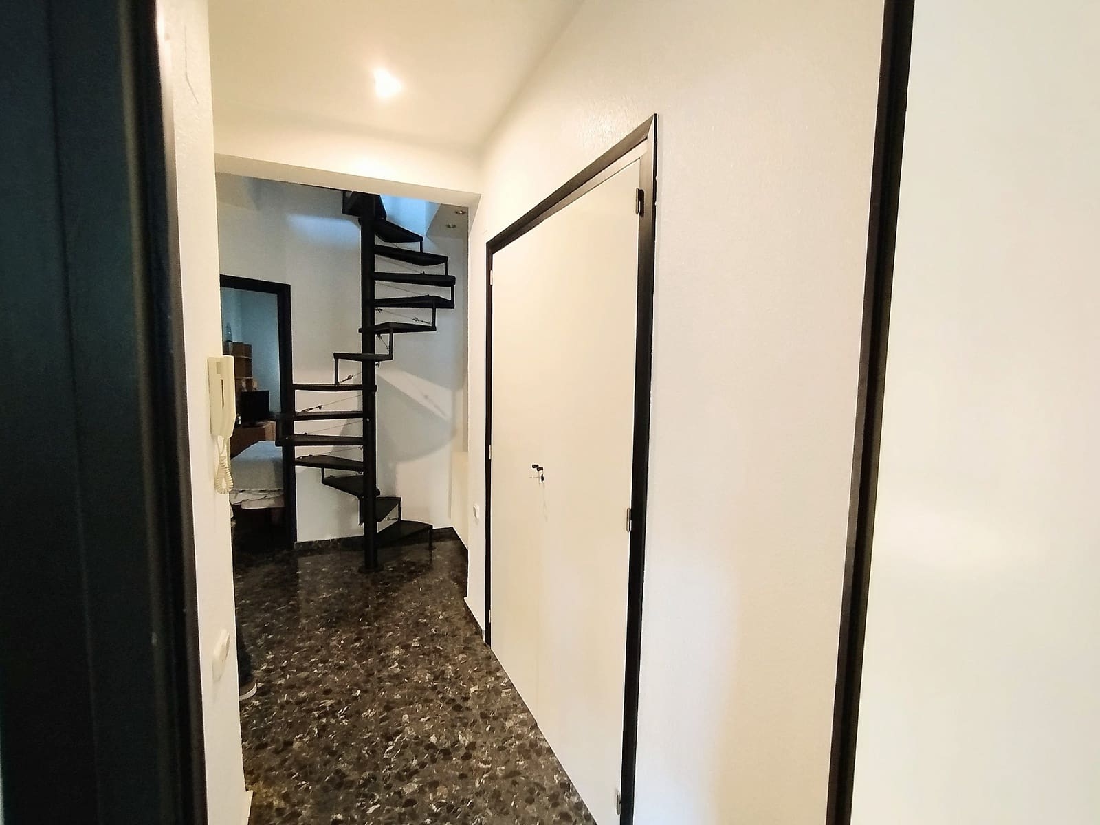 4 bedroom Townhouse for sale in Yecla with garage - € 170,000 (Ref: 9475250)