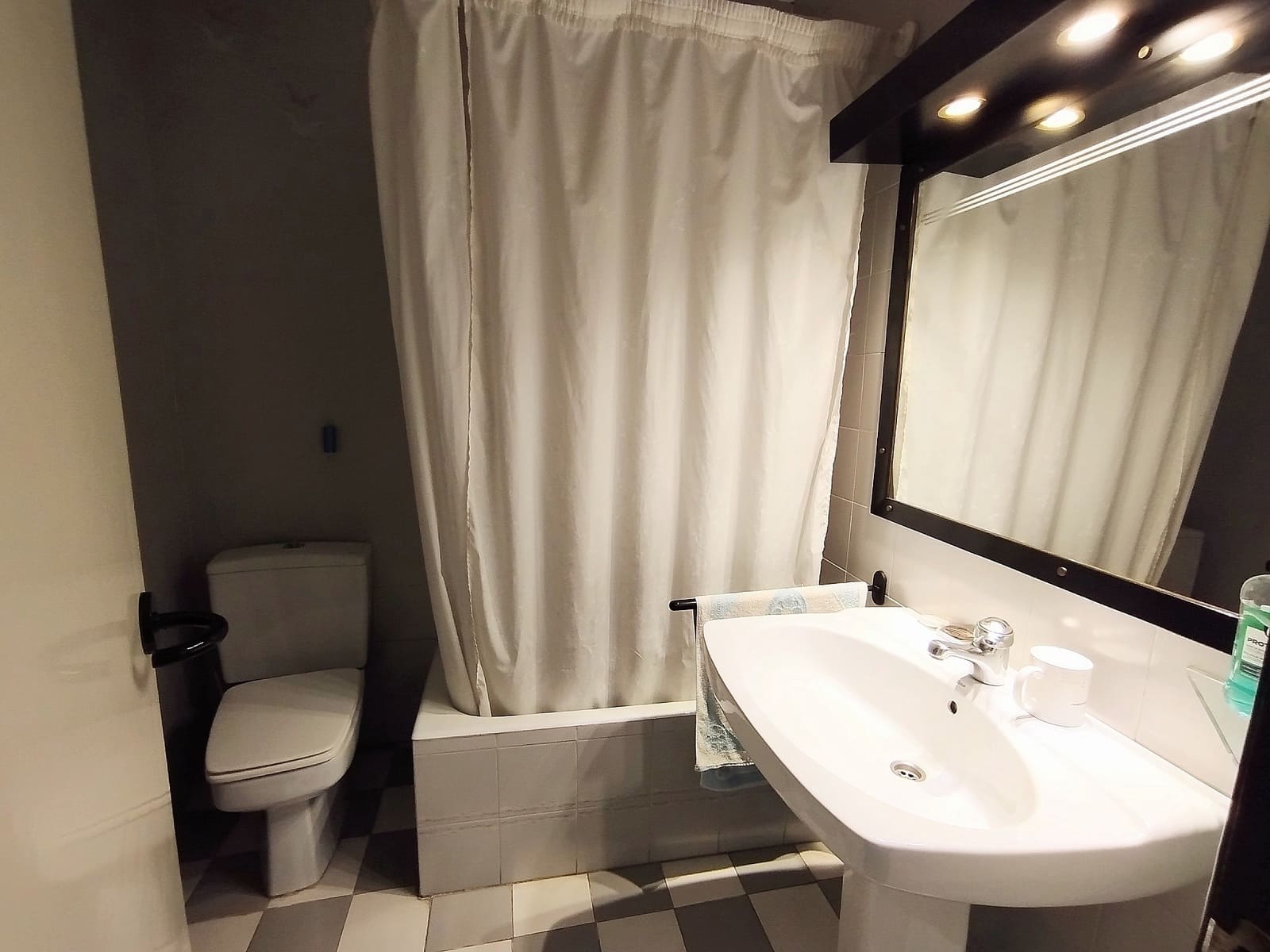 4 bedroom Townhouse for sale in Yecla with garage - € 170,000 (Ref: 9475250)