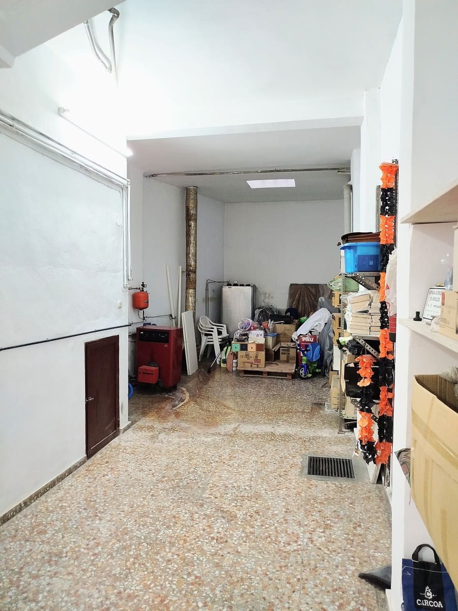 4 bedroom Townhouse for sale in Yecla with garage - € 170,000 (Ref: 9475250)