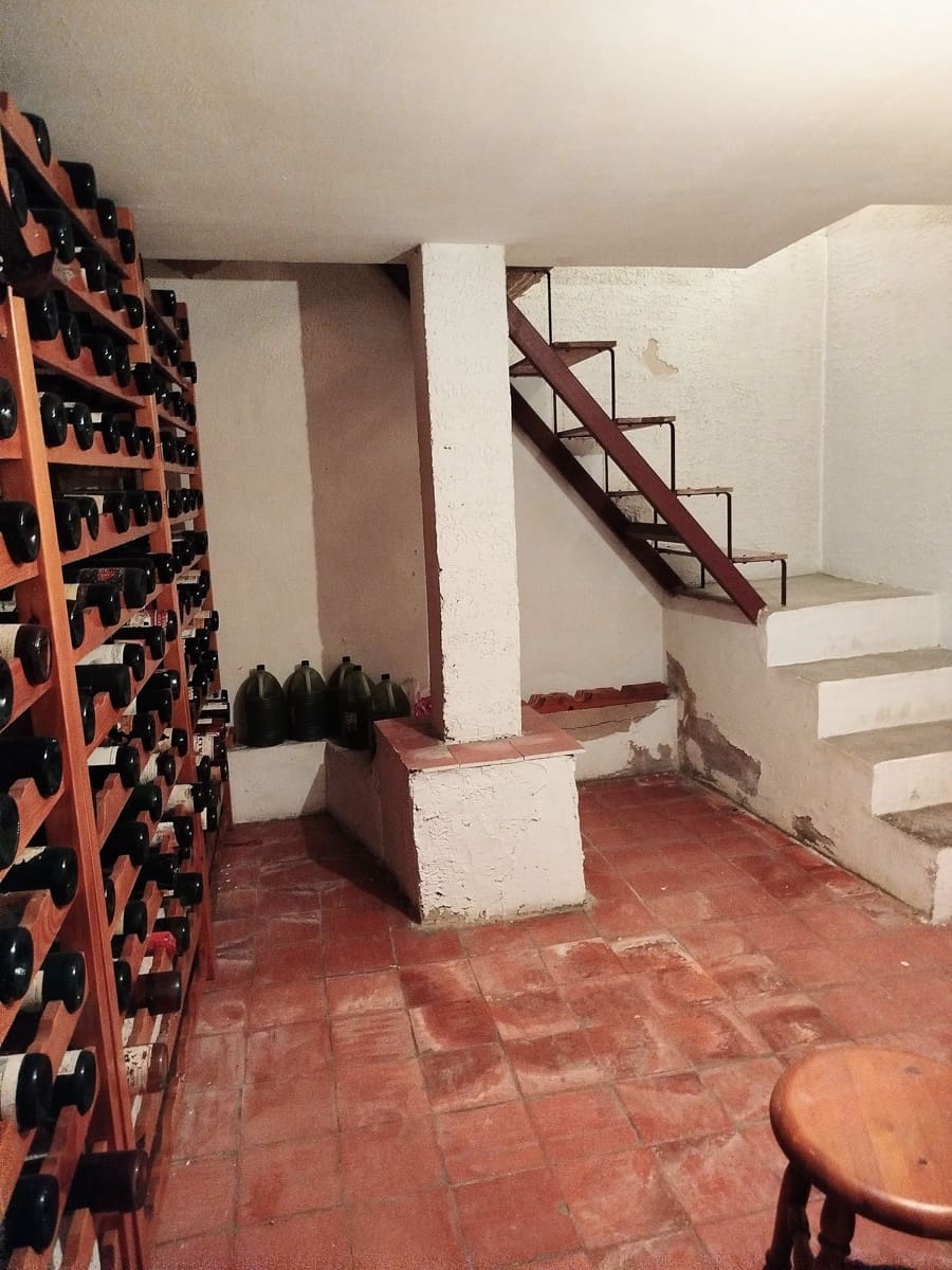 4 bedroom Townhouse for sale in Yecla with garage - € 170,000 (Ref: 9475250)