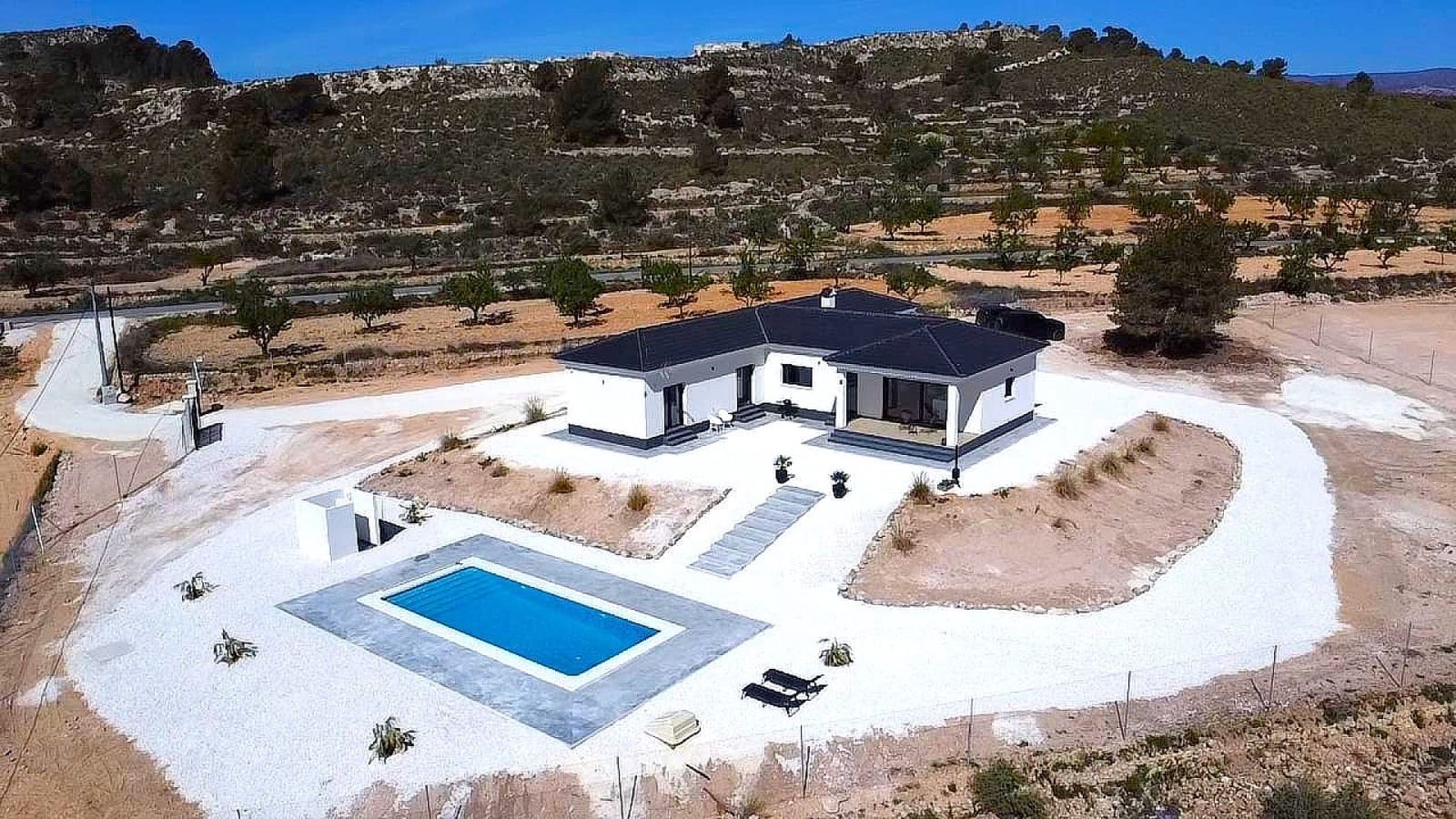 4 bedroom Villa for sale in Pinoso - € 549,000 (Ref: 9475254)