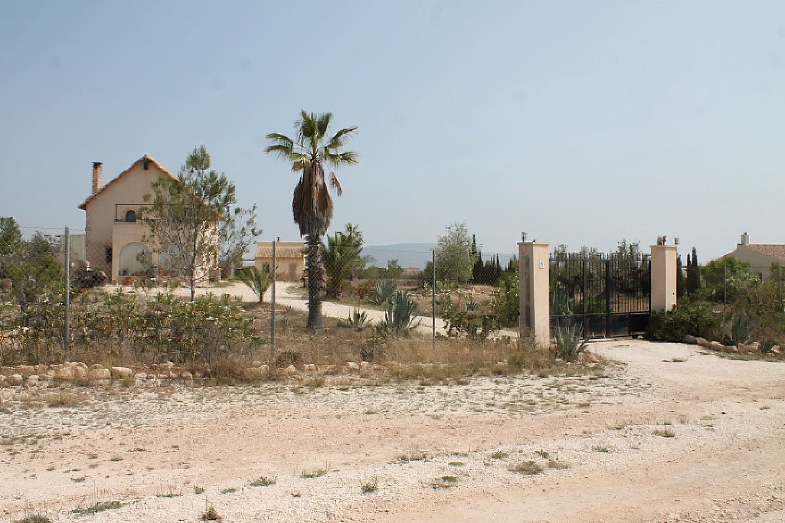 4 slaapkamer Finca/Landhuis te koop in Pinoso - € 324.000 (Ref: 9475262)