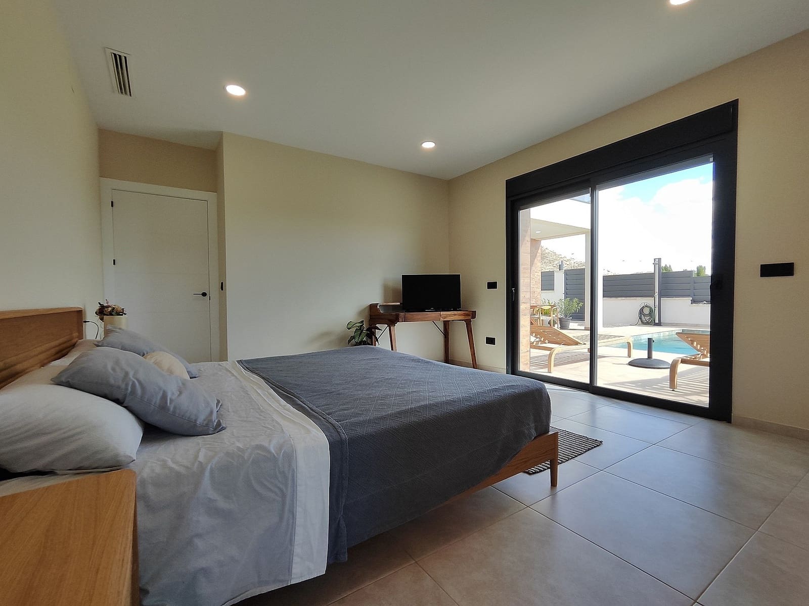 3 bedroom Villa for sale in Jumilla - € 295,000 (Ref: 9475269)