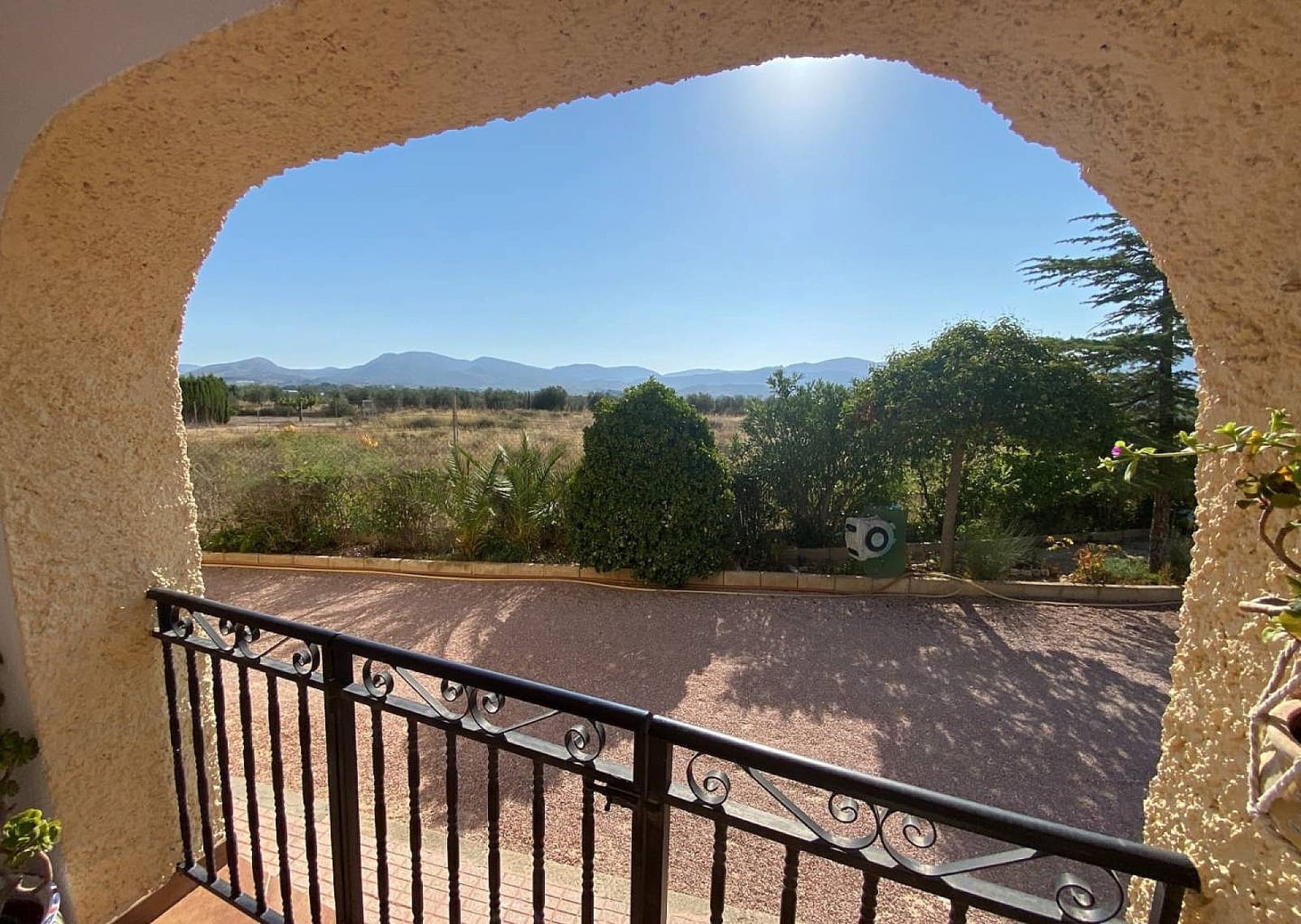 5 bedroom Villa for sale in Sax - € 299,995 (Ref: 9475274)