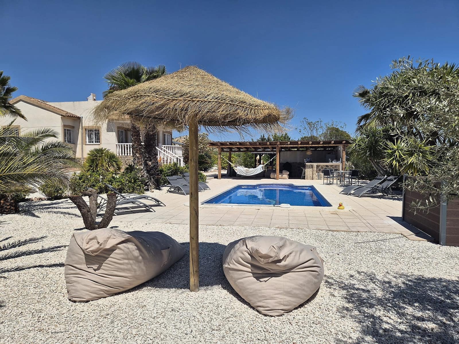 5 bedroom Villa for sale in Pinoso - € 425,000 (Ref: 9475276)