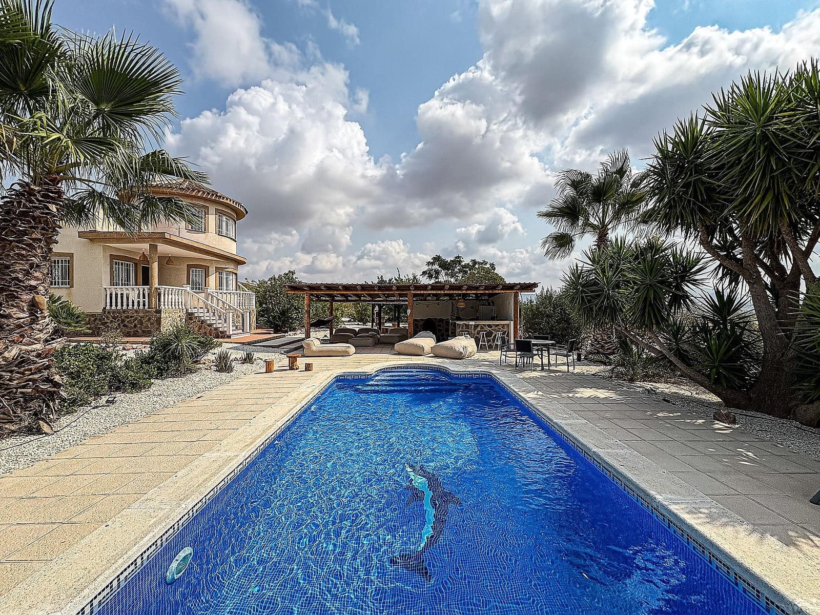 5 bedroom Villa for sale in Pinoso - € 425,000 (Ref: 9475276)