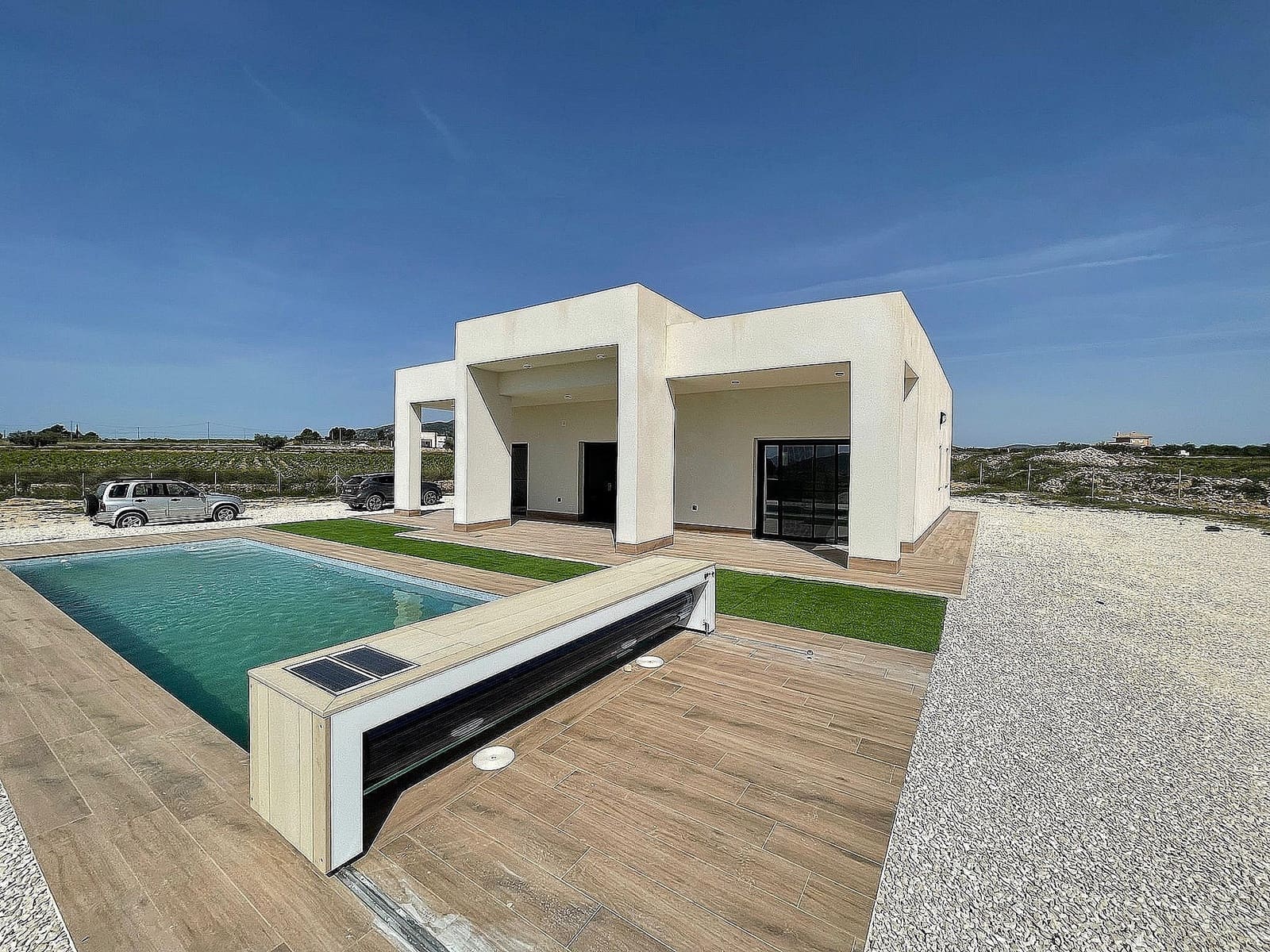 3 bedroom Villa for sale in Pinoso - € 287,000 (Ref: 9475305)