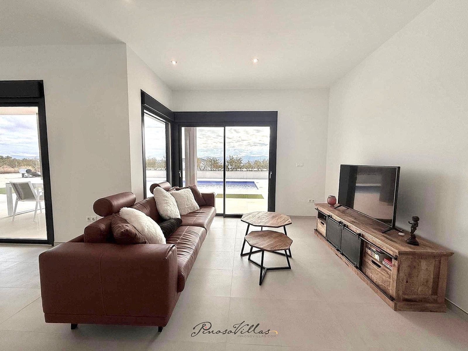 3 bedroom Villa for sale in Pinoso - € 575,000 (Ref: 9475309)