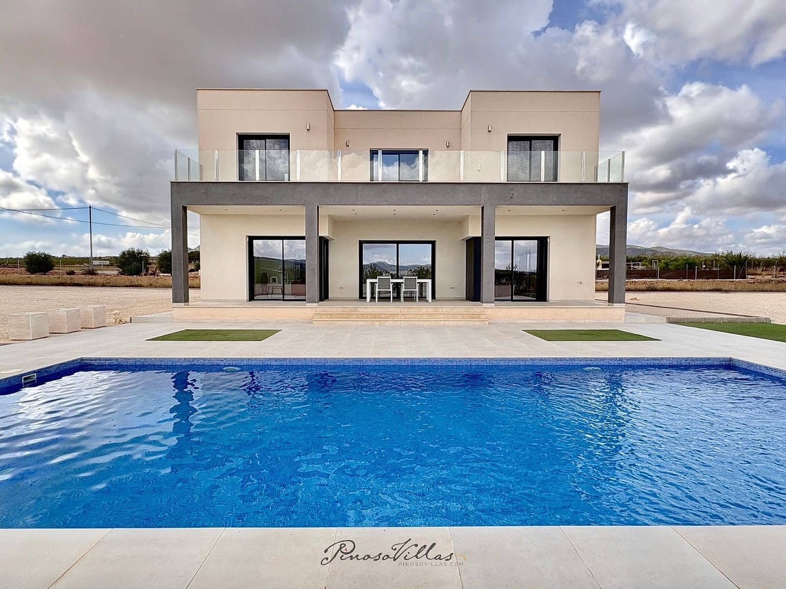 3 bedroom Villa for sale in Pinoso - € 575,000 (Ref: 9475309)