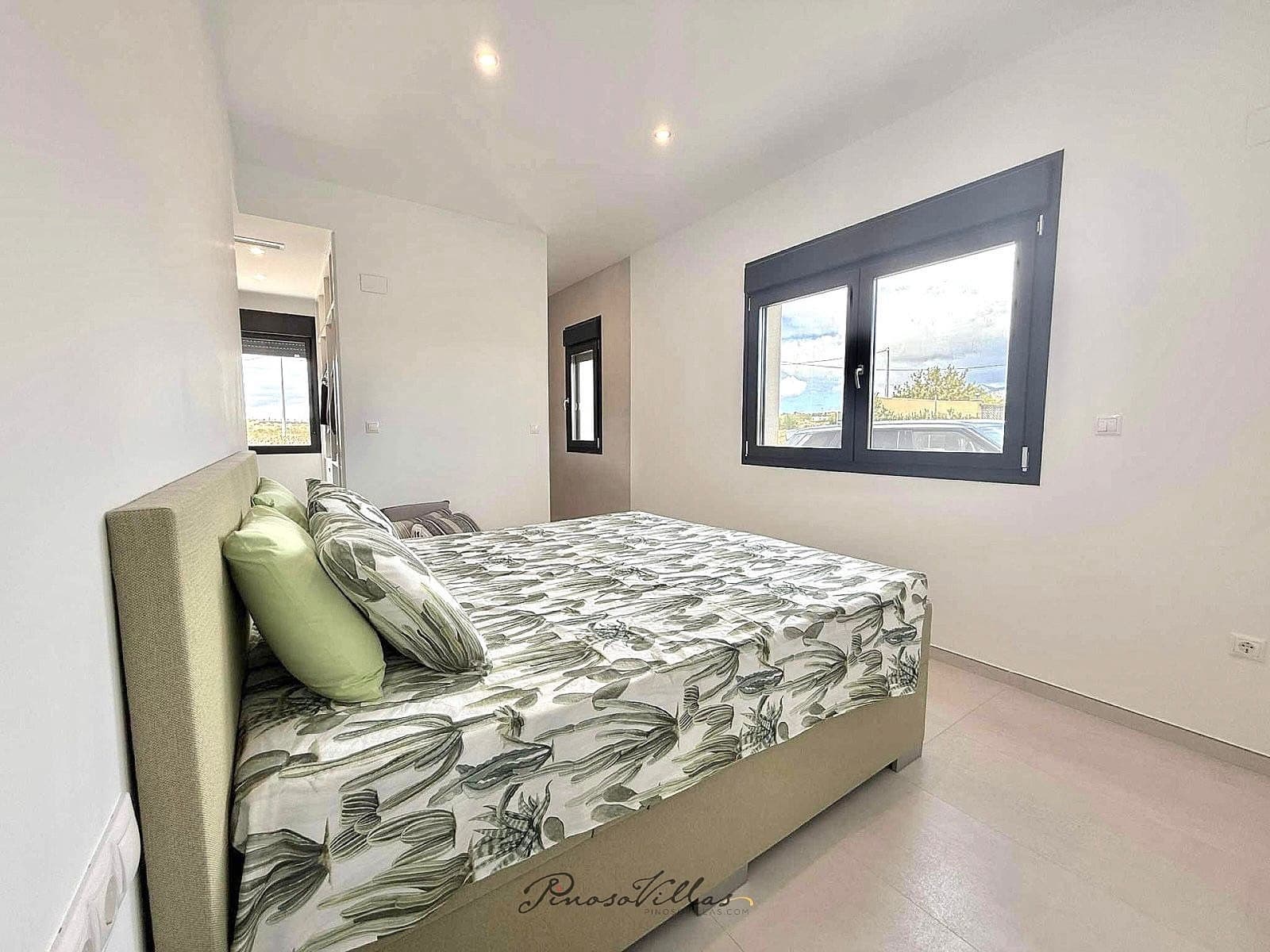 3 bedroom Villa for sale in Pinoso - € 575,000 (Ref: 9475309)