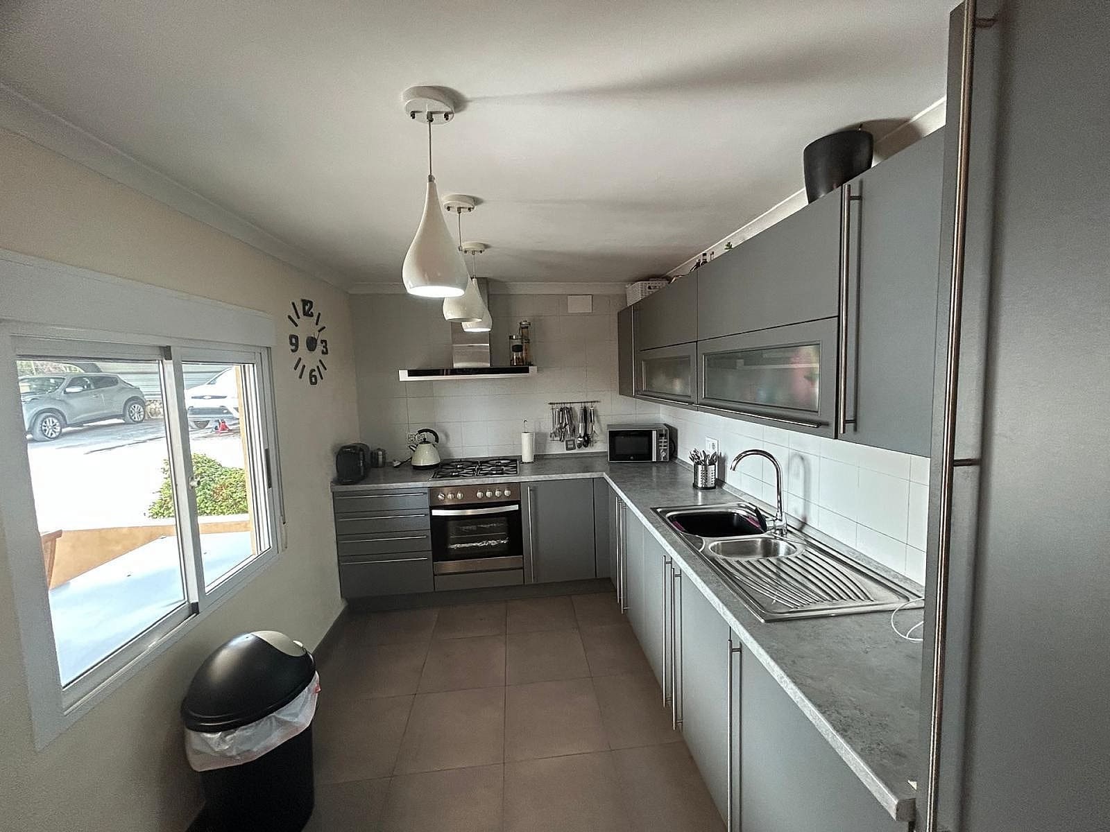 5 bedroom Villa for sale in Sax - € 375,000 (Ref: 9475311)