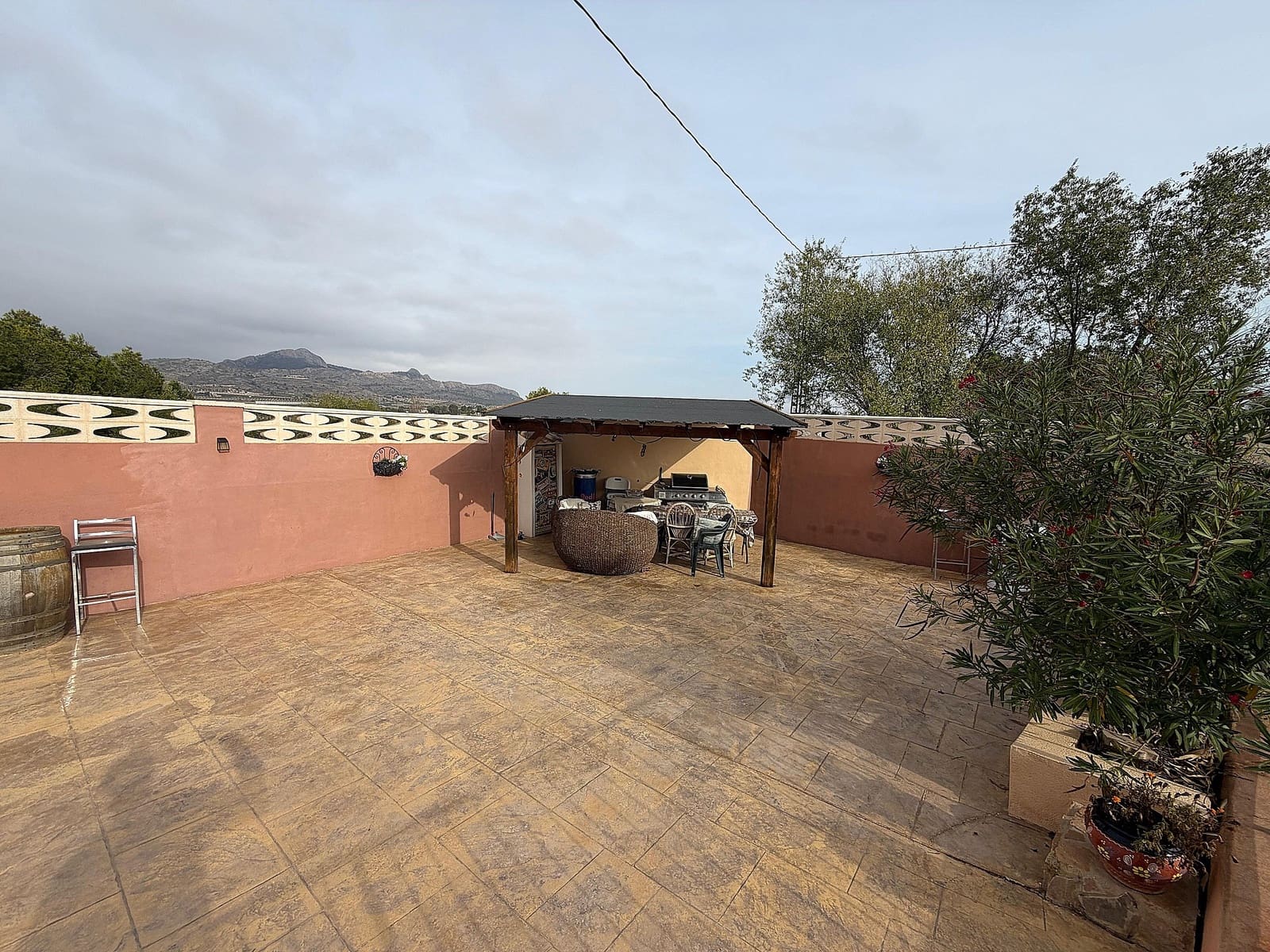 5 bedroom Villa for sale in Sax - € 375,000 (Ref: 9475311)