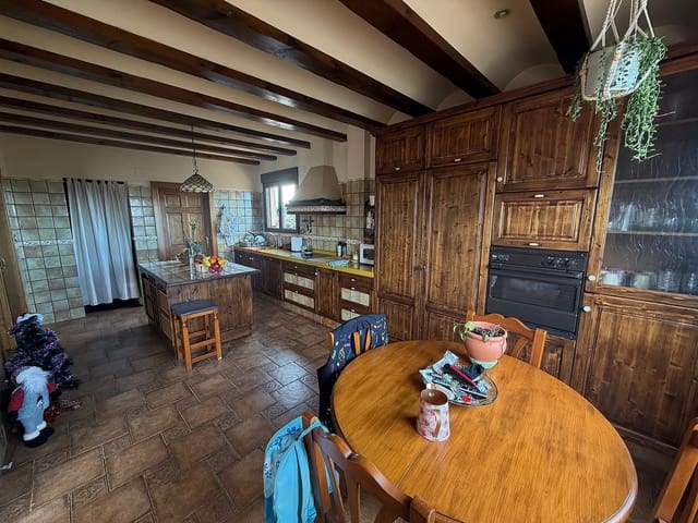 Finca/Casa Rural de 2 habitaciones en Yecla en venta - 299.000 € (Ref: 9475312)