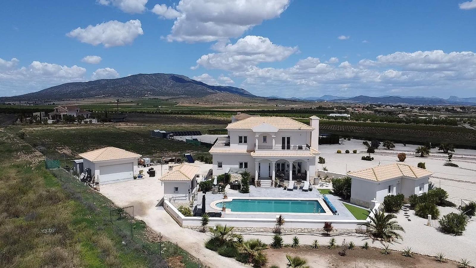 4 bedroom Villa for sale in Pinoso - € 525,000 (Ref: 9475313)