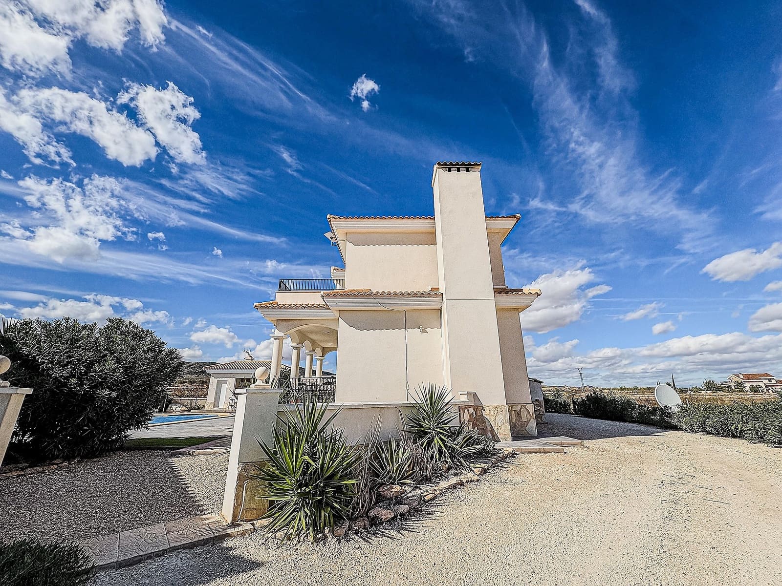 4 bedroom Villa for sale in Pinoso - € 525,000 (Ref: 9475313)