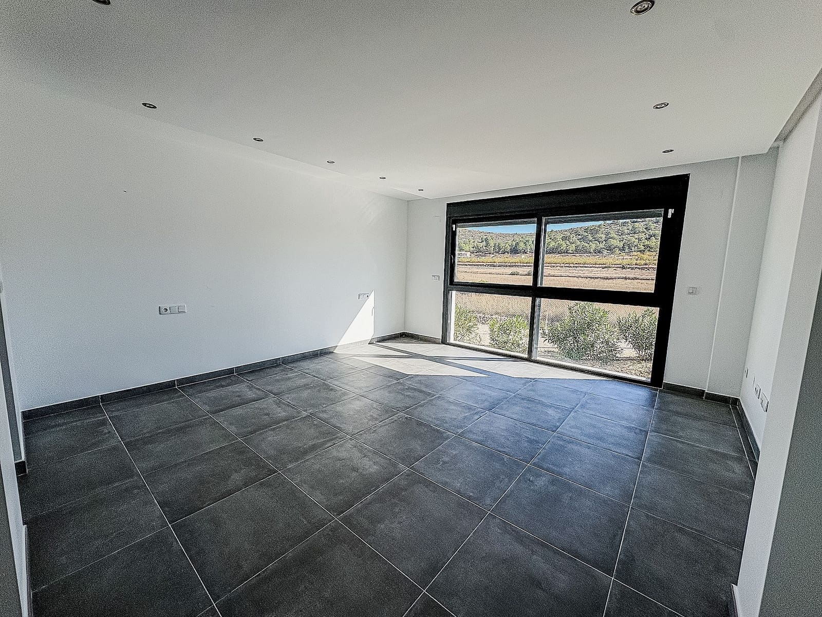 5 bedroom Villa for sale in Pinoso - € 409,995 (Ref: 9475315)