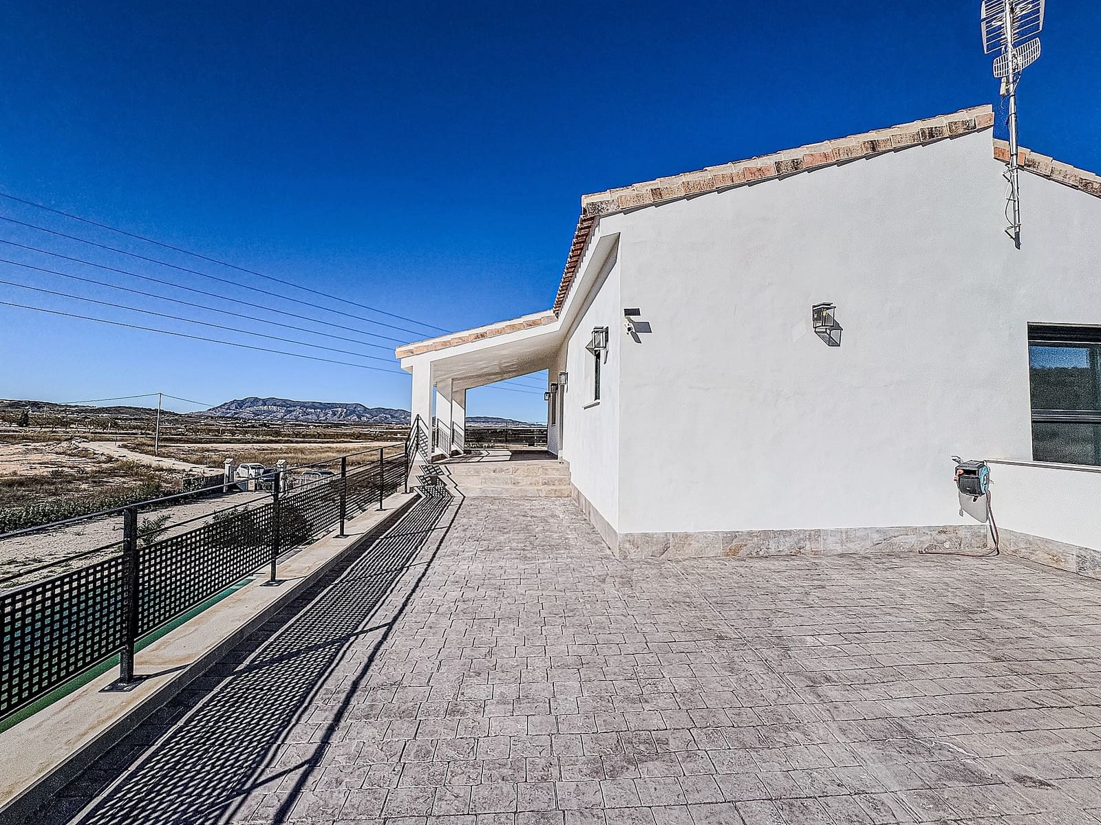 5 bedroom Villa for sale in Pinoso - € 409,995 (Ref: 9475315)