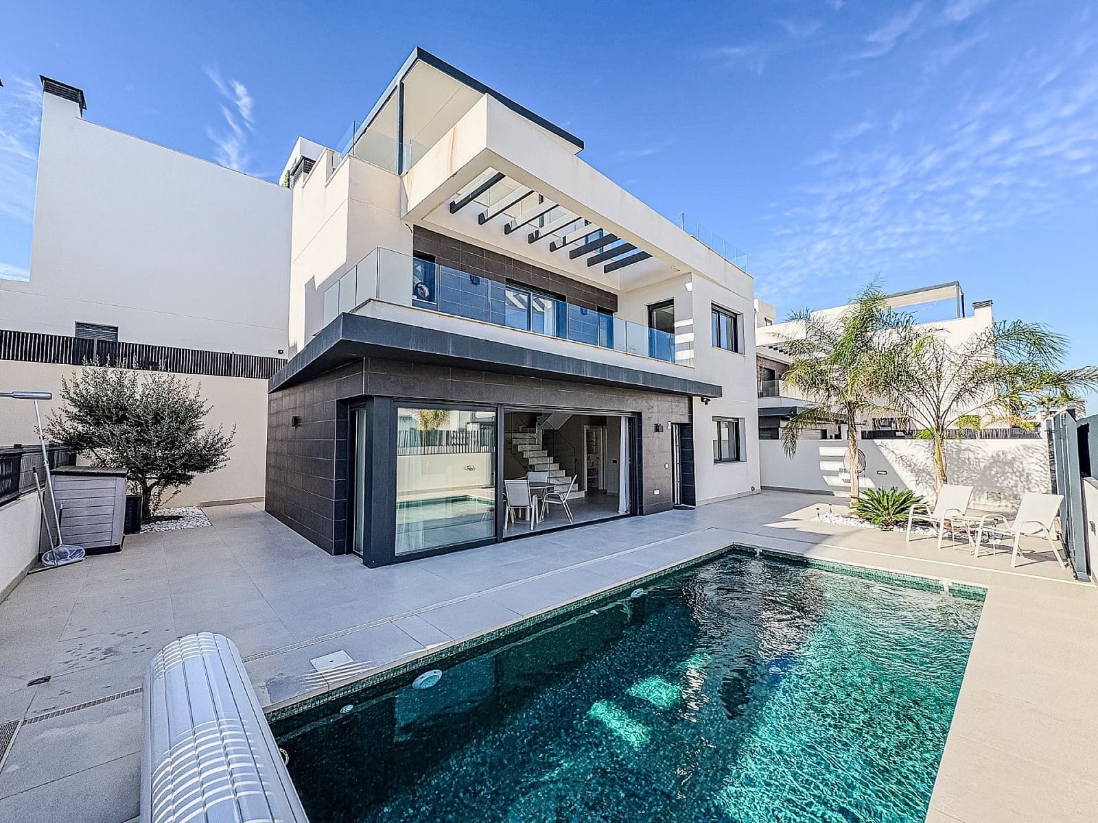 5 slaapkamer Villa te koop in Algorfa - € 575.000 (Ref: 9475317)