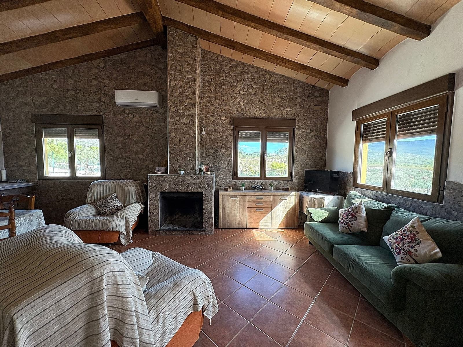 2 bedroom Villa for sale in Sax - € 199,995 (Ref: 9475318)