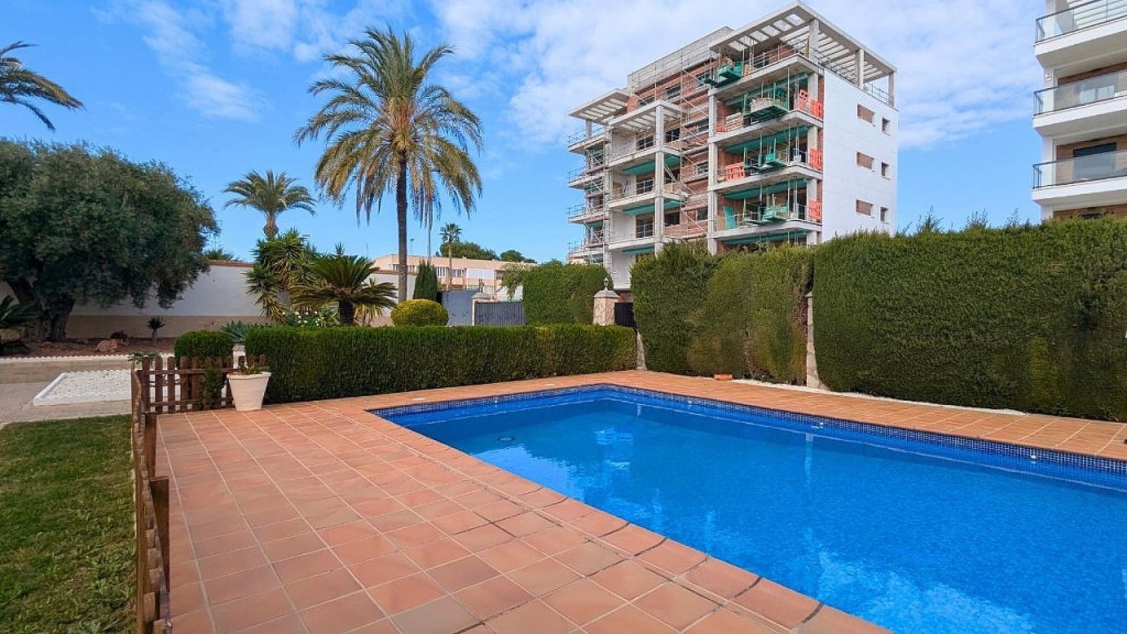 4 bedroom Villa for sale in Pilar de la Horadada - € 690,000 (Ref: 9475327)