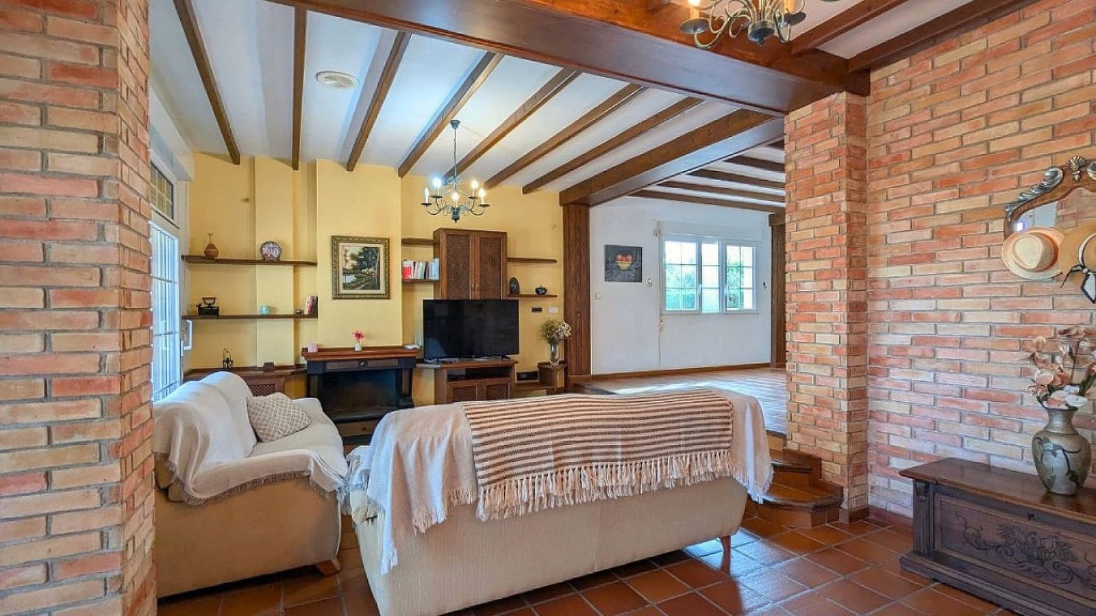 4 bedroom Villa for sale in Pilar de la Horadada - € 690,000 (Ref: 9475327)