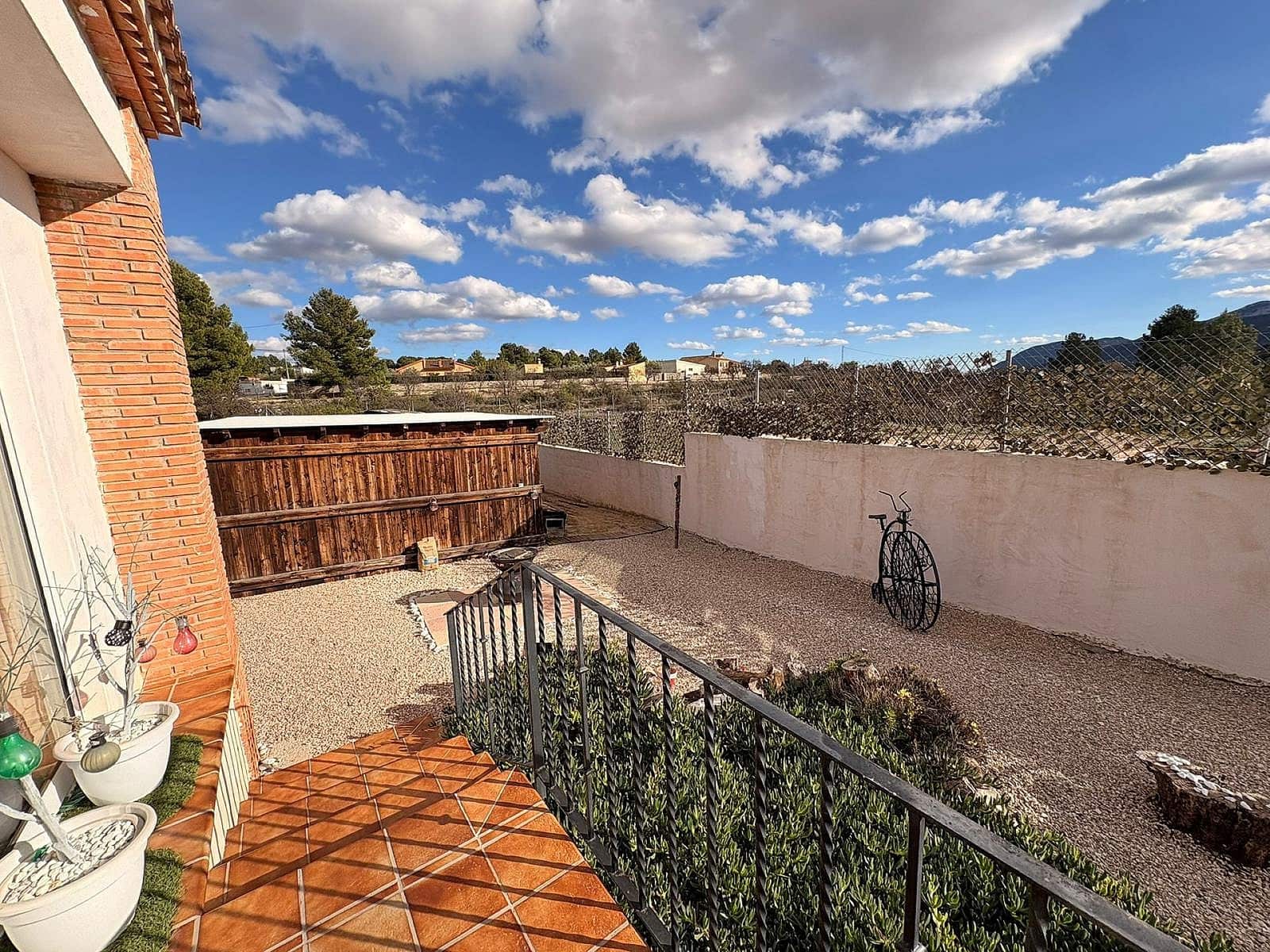 8 bedroom Villa for sale in Castalla - € 599,995 (Ref: 9475333)