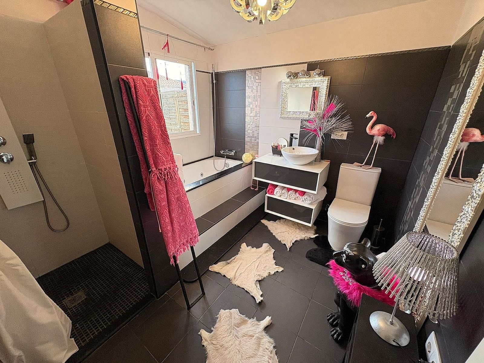 8 bedroom Villa for sale in Castalla - € 599,995 (Ref: 9475333)