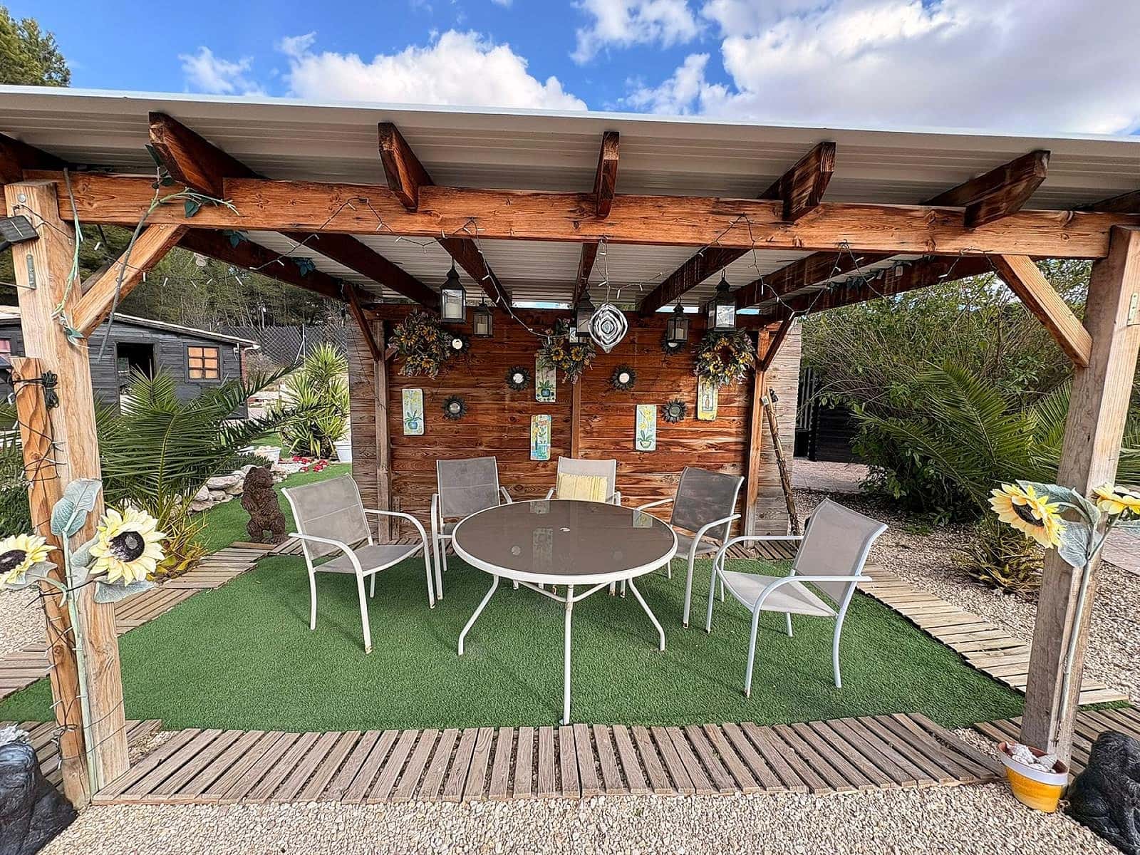 8 bedroom Villa for sale in Castalla - € 599,995 (Ref: 9475333)