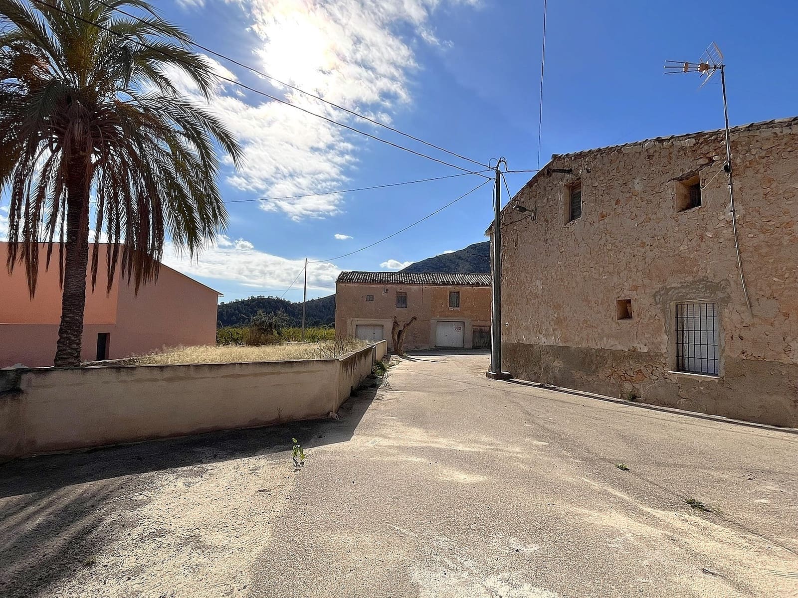 4 bedroom Finca/Country House for sale in El Canton - € 39,000 (Ref: 9475334)