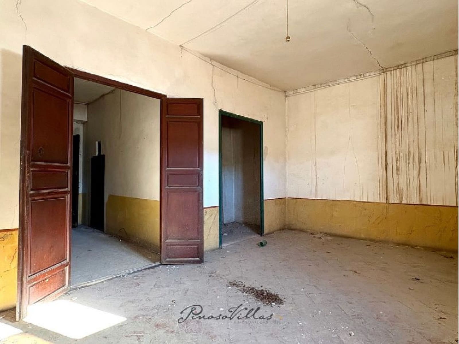 Townhouse for sale in Pinoso - € 90,000 (Ref: 9475335)