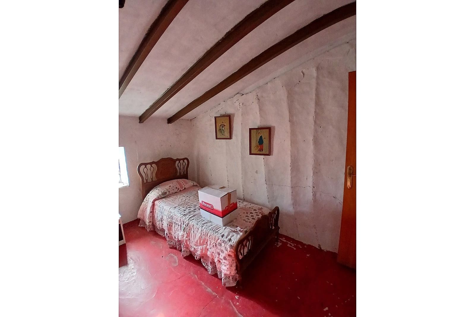 6 bedroom Finca/Country House for sale in Caudete - € 199,950 (Ref: 9475339)