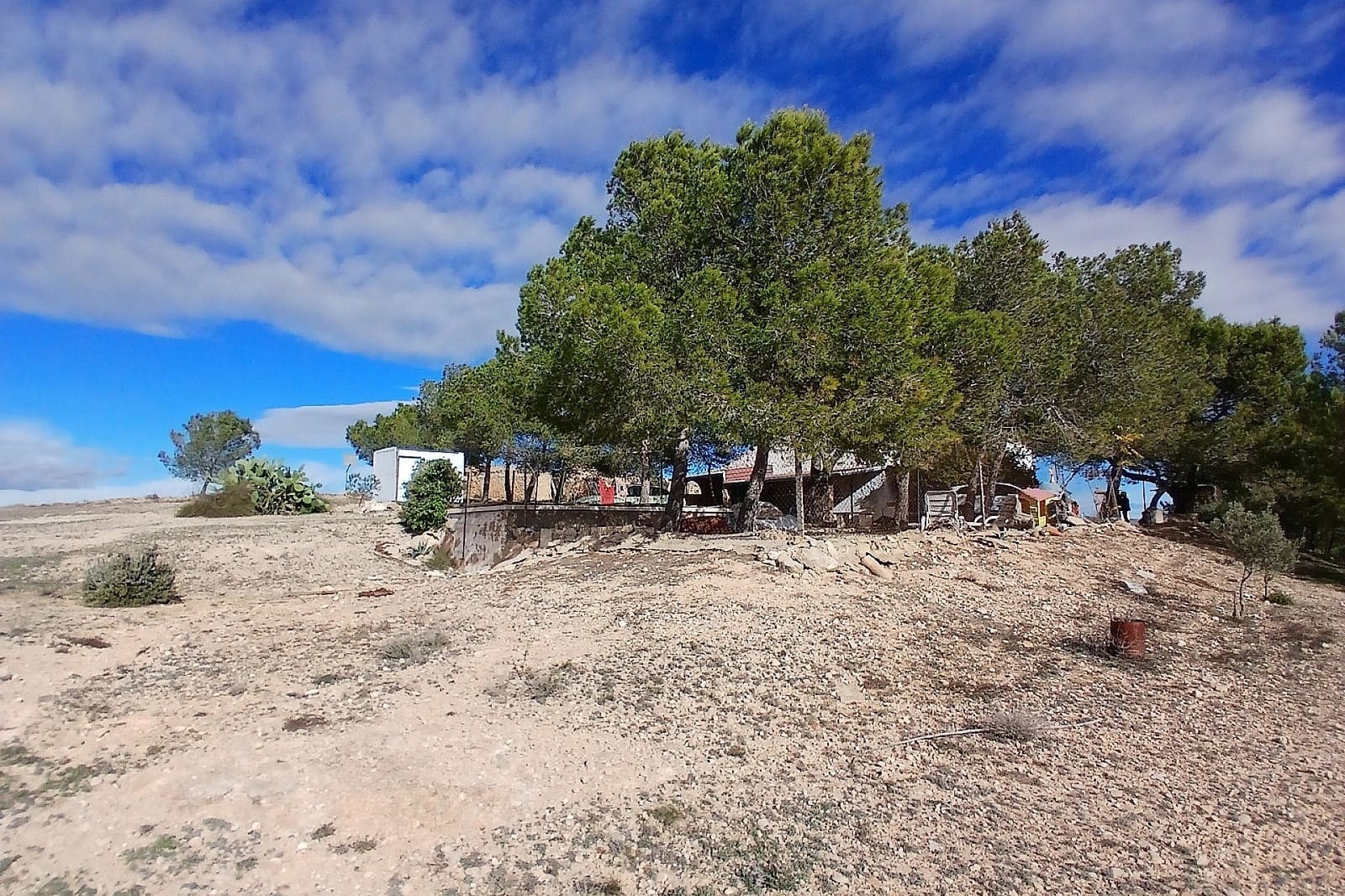 6 bedroom Finca/Country House for sale in Caudete - € 199,950 (Ref: 9475339)