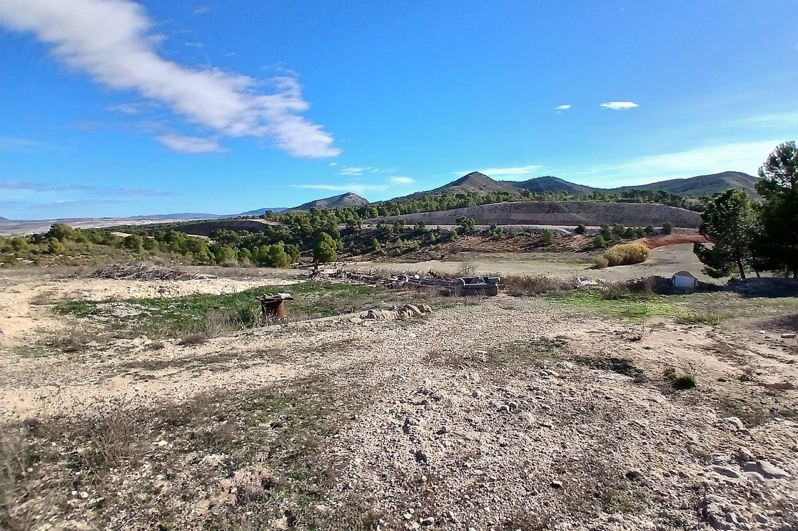 6 bedroom Finca/Country House for sale in Caudete - € 199,950 (Ref: 9475339)