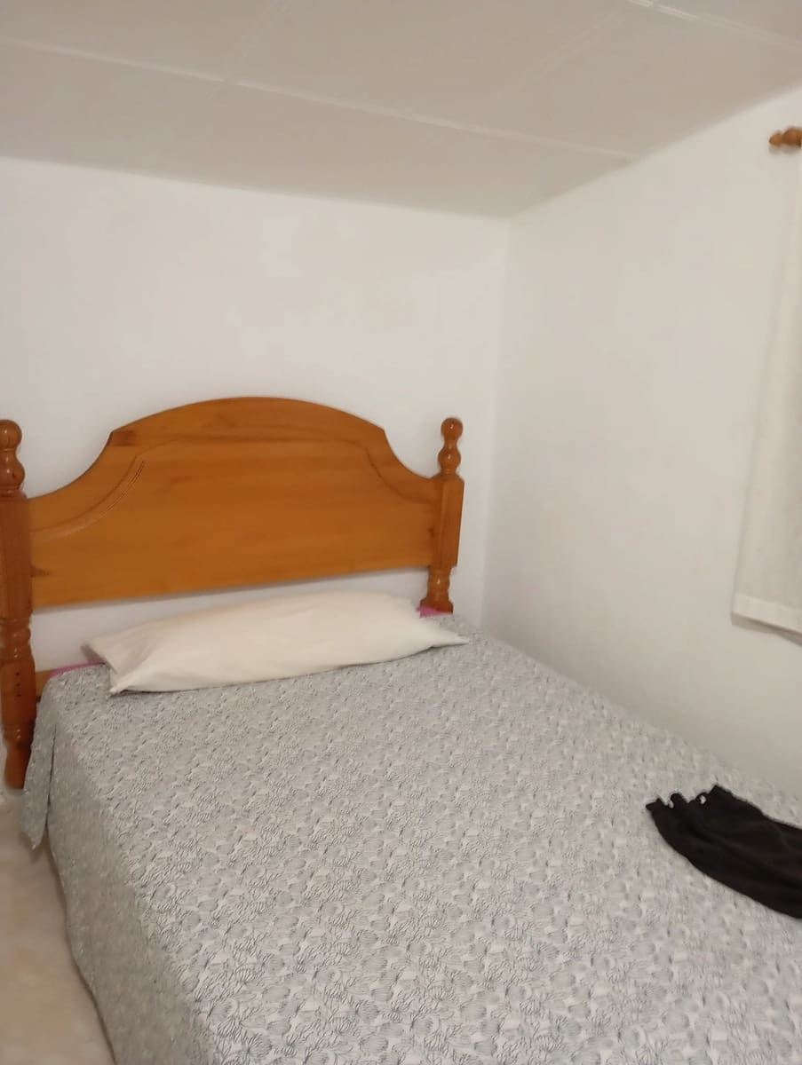 6 bedroom Finca/Country House for sale in Yecla - € 249,500 (Ref: 9475353)