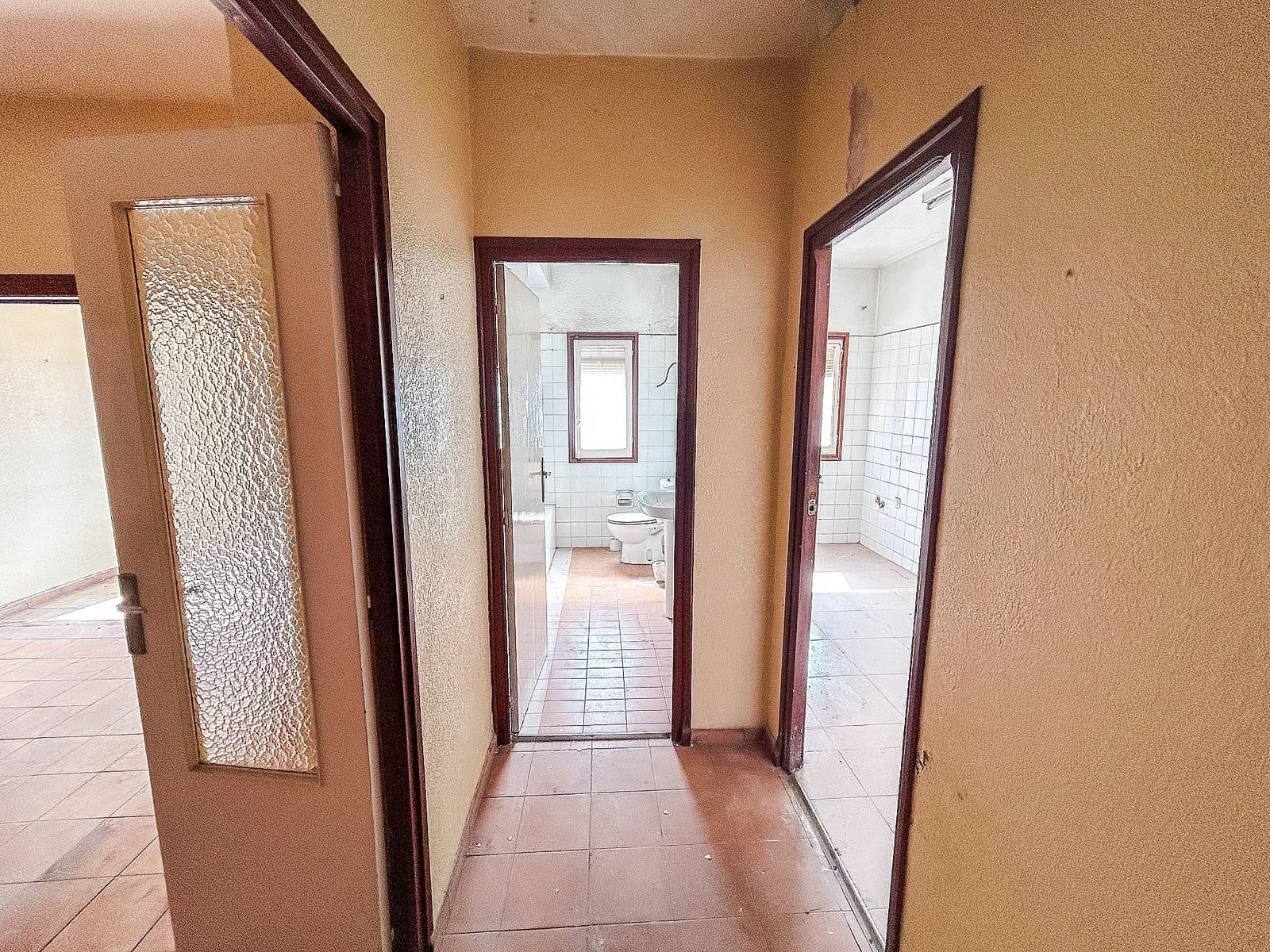 6 bedroom Townhouse for sale in Petrel / Petrer - € 169,000 (Ref: 9475509)