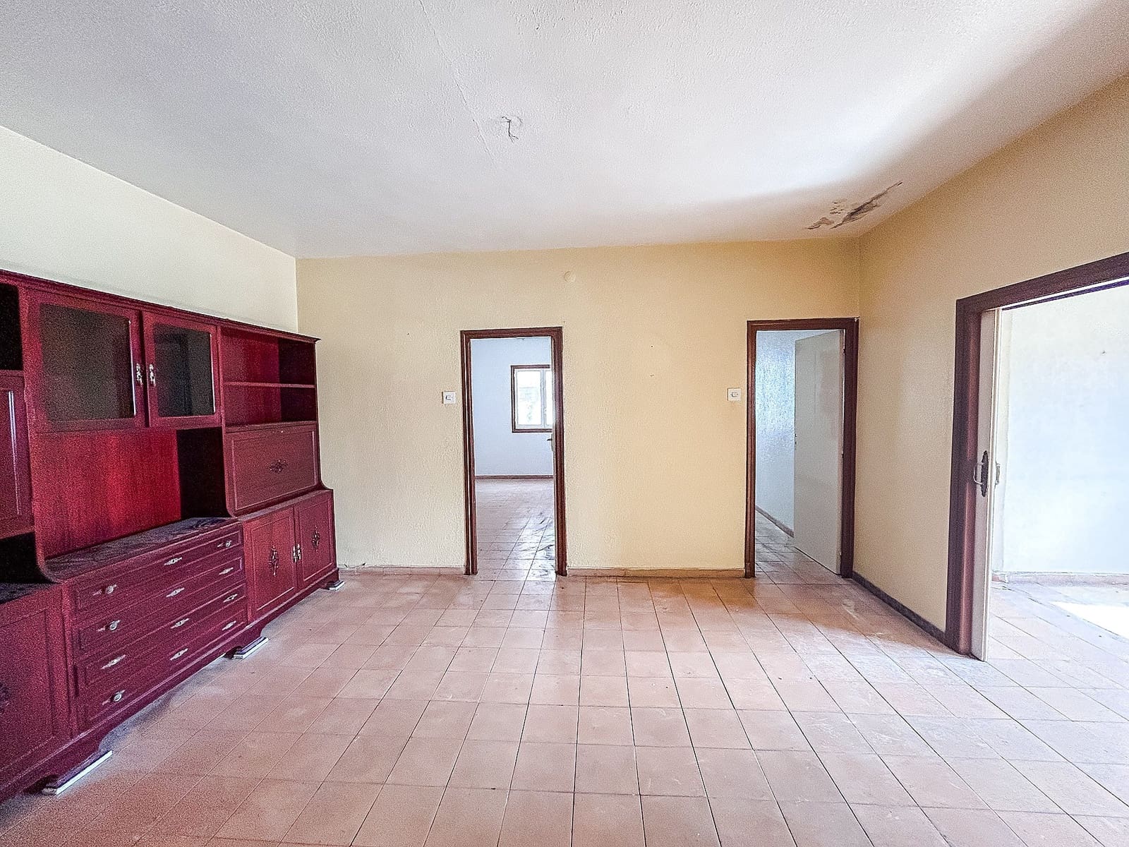 6 bedroom Townhouse for sale in Petrel / Petrer - € 169,000 (Ref: 9475509)