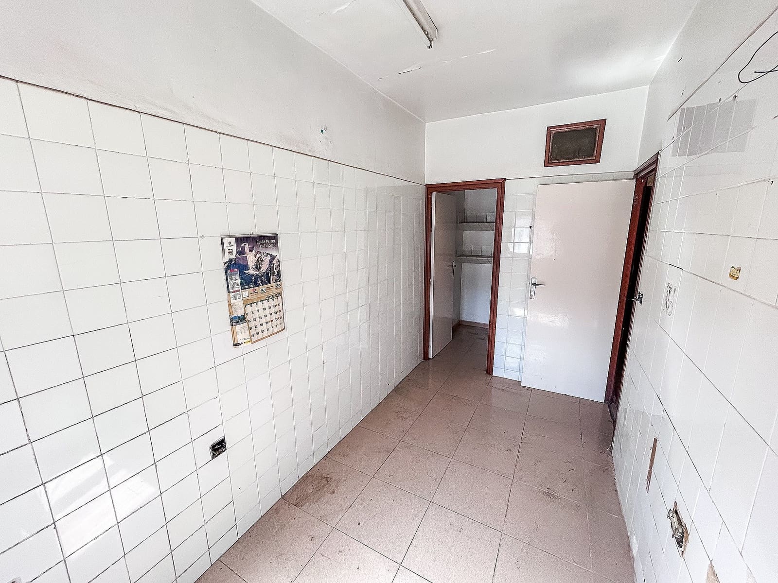 6 bedroom Townhouse for sale in Petrel / Petrer - € 169,000 (Ref: 9475509)