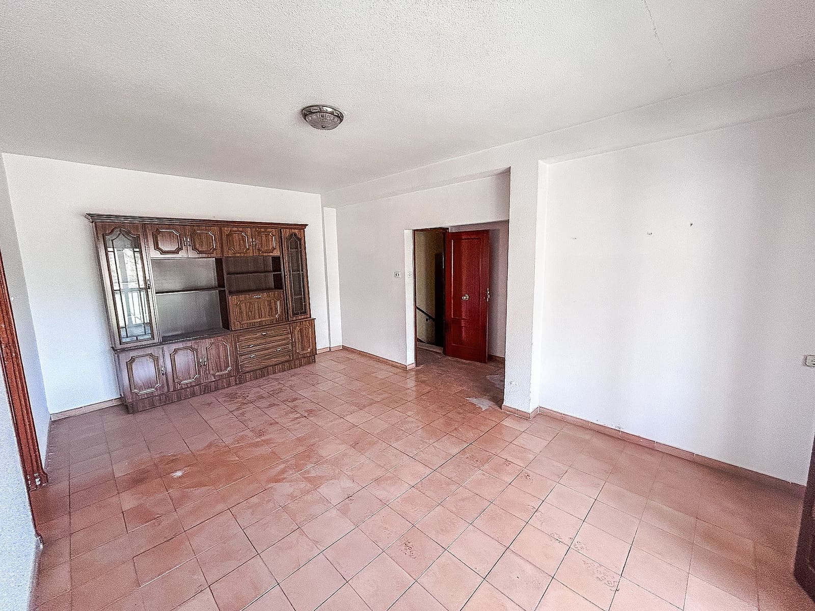 6 bedroom Townhouse for sale in Petrel / Petrer - € 169,000 (Ref: 9475509)