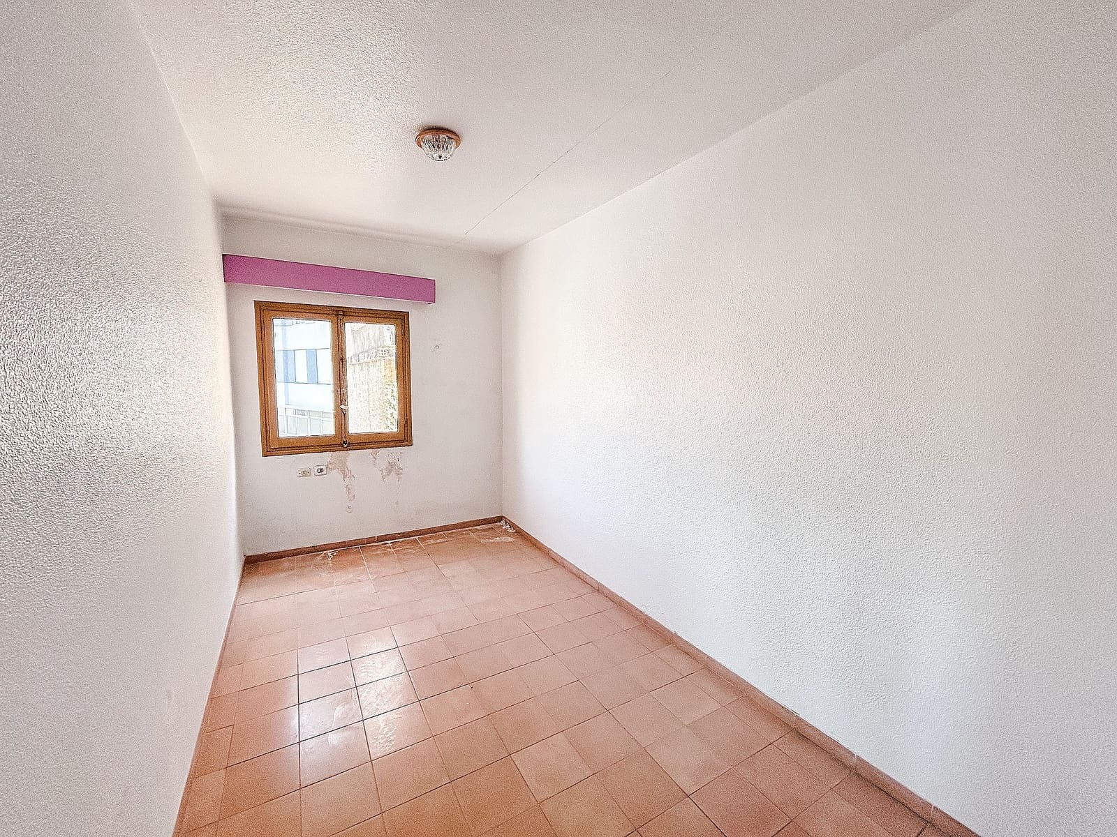 6 bedroom Townhouse for sale in Petrel / Petrer - € 169,000 (Ref: 9475509)