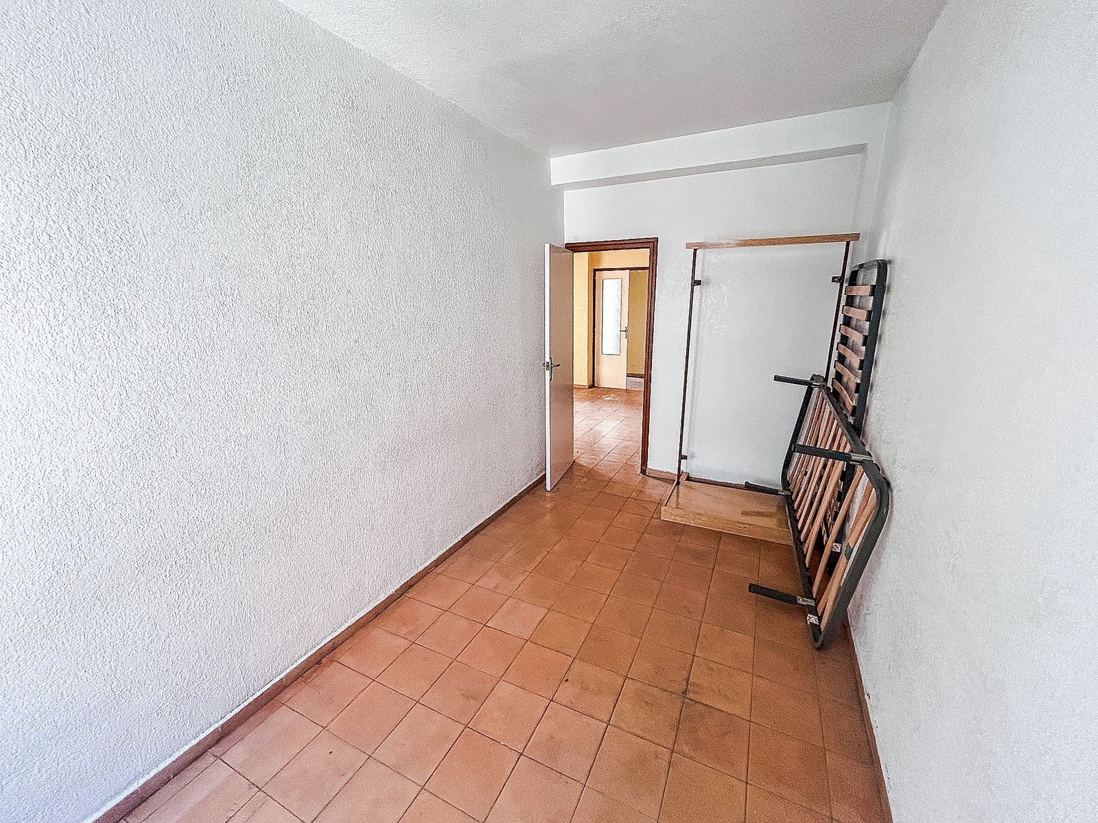 6 bedroom Townhouse for sale in Petrel / Petrer - € 169,000 (Ref: 9475509)