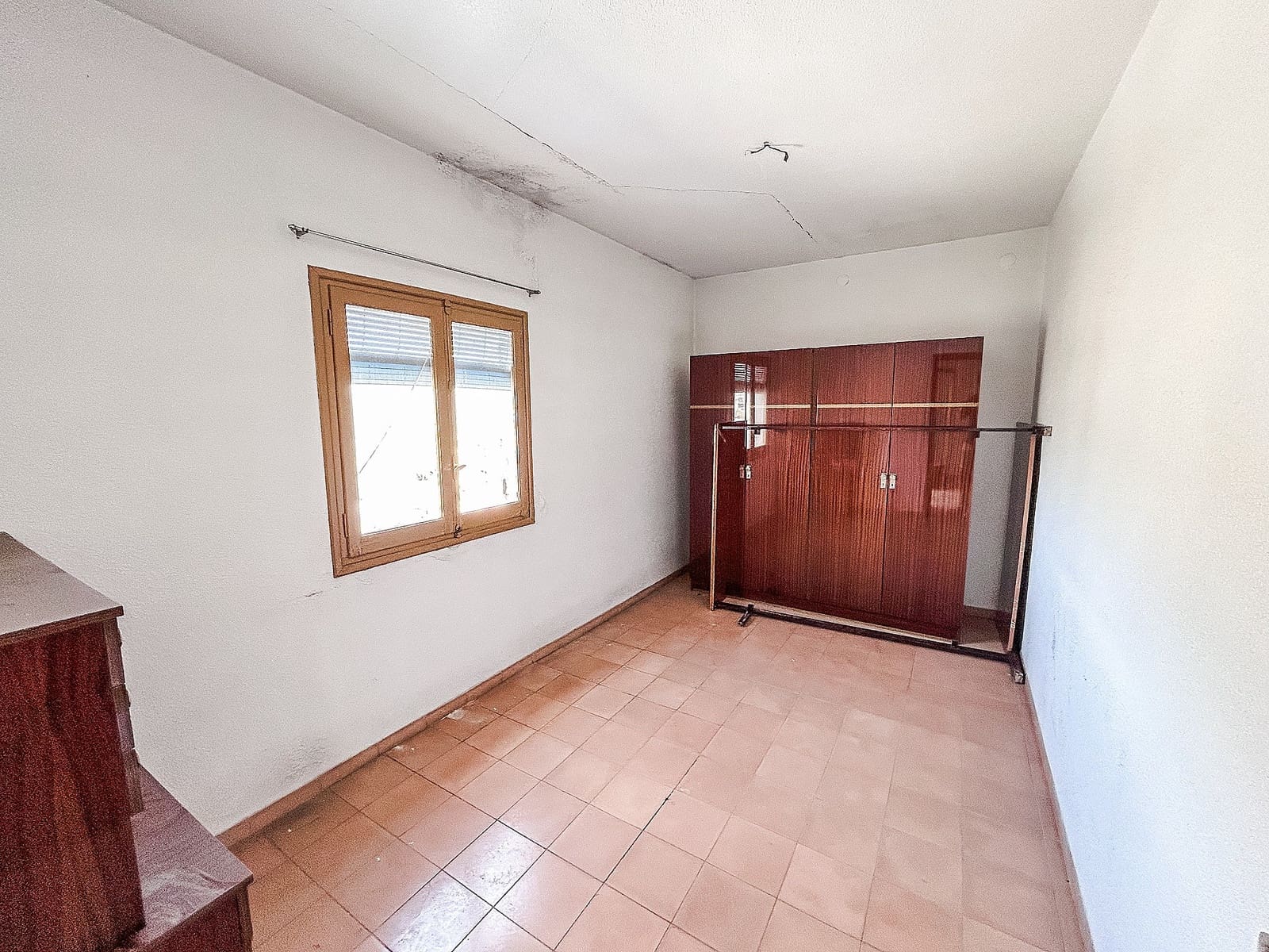 6 bedroom Townhouse for sale in Petrel / Petrer - € 169,000 (Ref: 9475509)