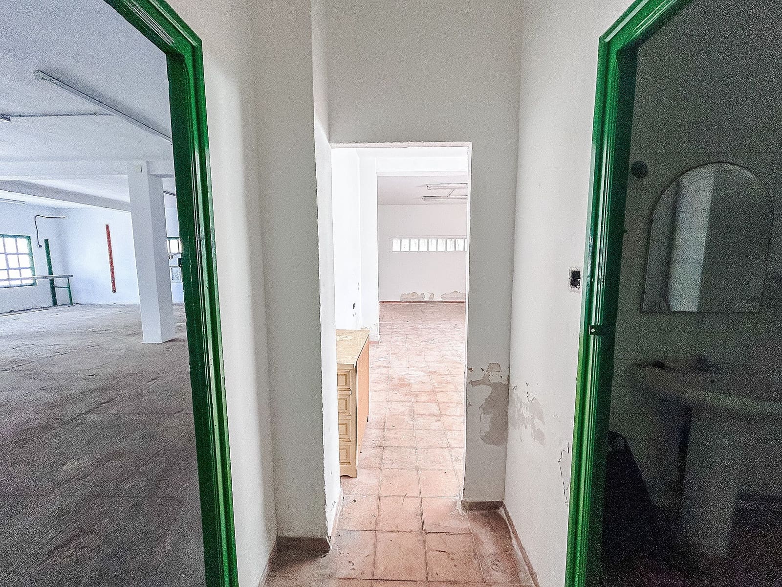 6 bedroom Townhouse for sale in Petrel / Petrer - € 169,000 (Ref: 9475509)