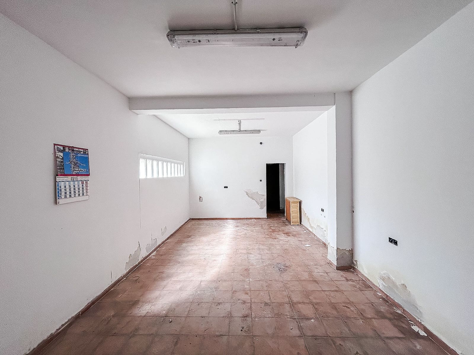 6 bedroom Townhouse for sale in Petrel / Petrer - € 169,000 (Ref: 9475509)