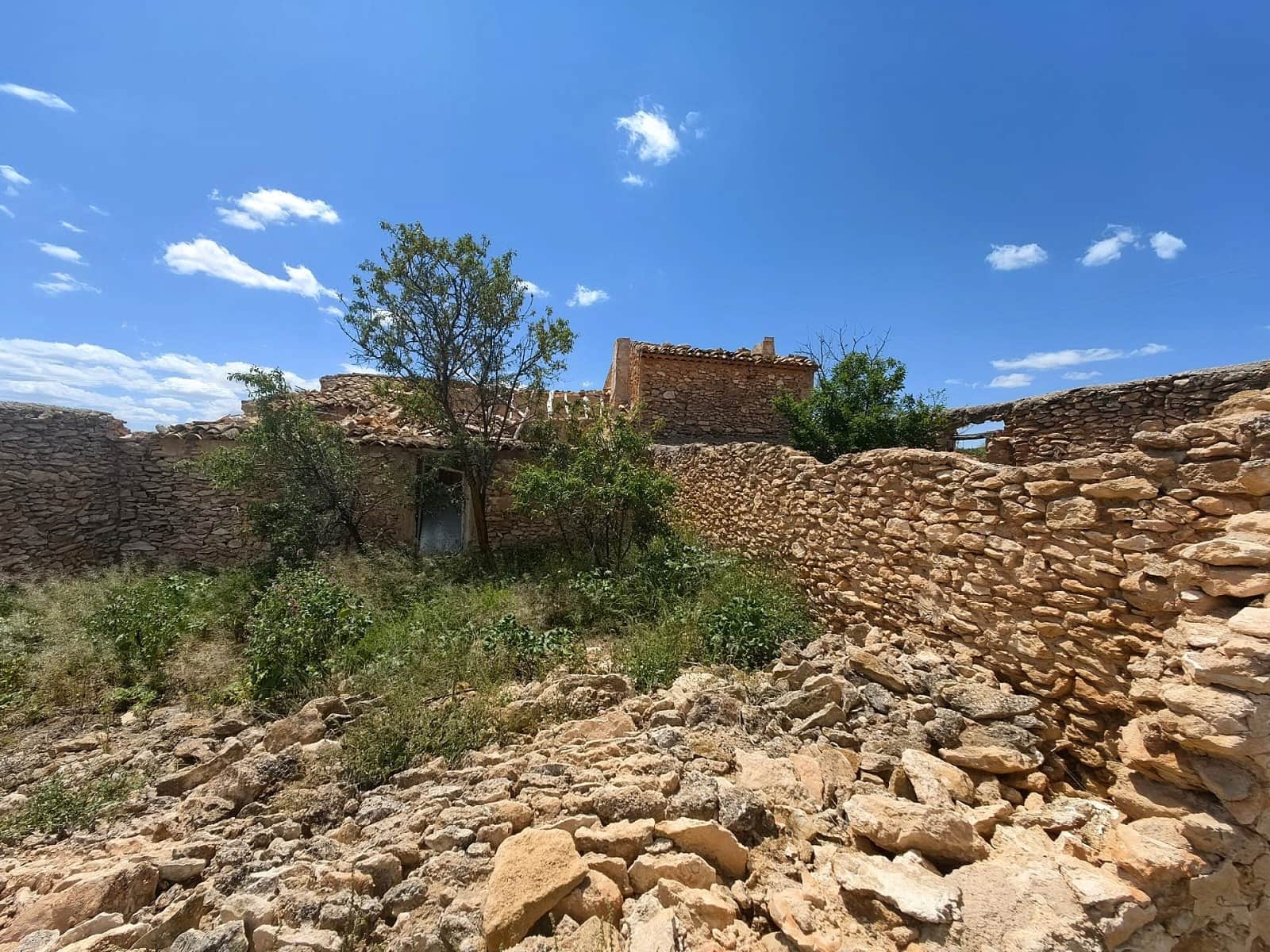 Ruin til salg i Pinoso - € 49.900 (Ref: 9475510)