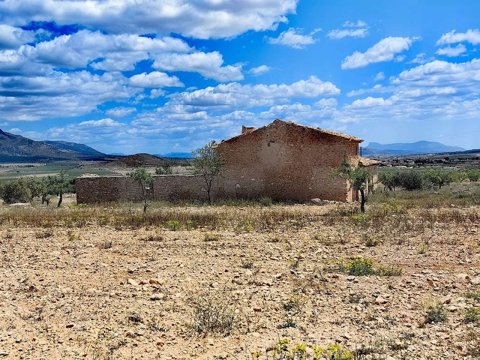 Ruin til salg i Pinoso - € 49.900 (Ref: 9475510)