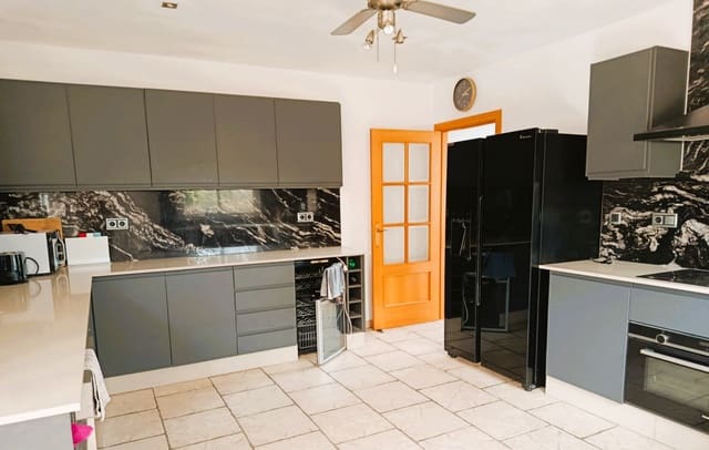 5 soverom Villa til salgs i Elda - € 450 000 (Ref: 9495144)