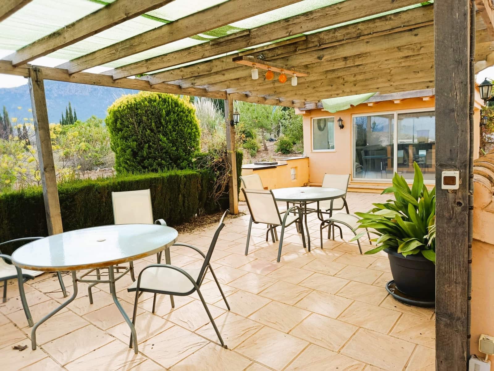 5 bedroom Villa for sale in Elda - € 450,000 (Ref: 9495144)